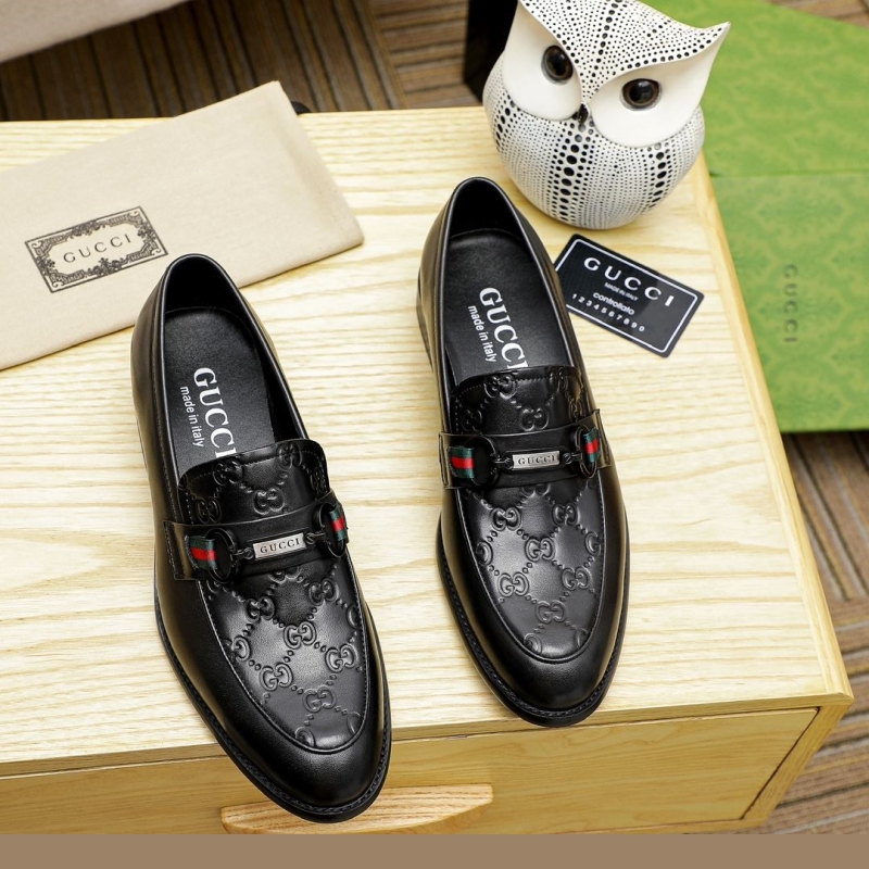 G*u*i leather shoes